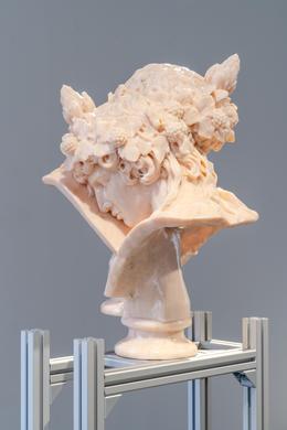 Christian Holze, 2024, 180&deg; mismatch (Bust of Antinoos S Dionysos), Marmor, (Portuguese Pink), gefr&auml;st, behauen, Hand-Finish, 60 x 50 x 45 cm.